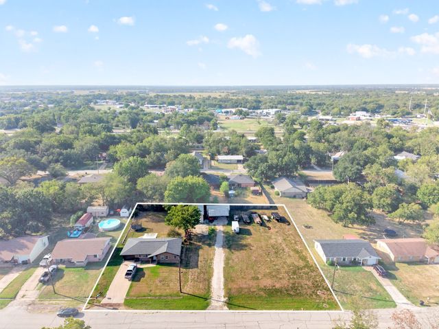 708 E High Street, Wills Point, TX 75169