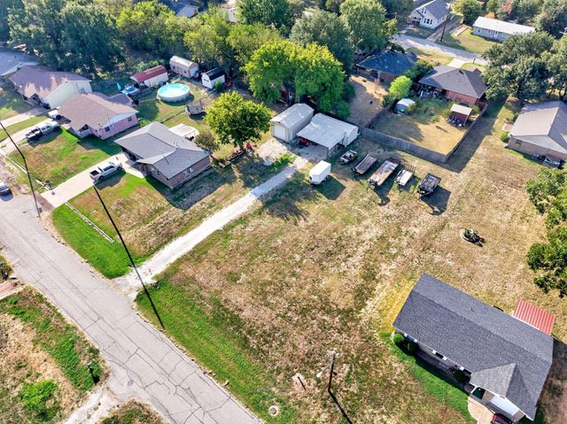 708 E High Street, Wills Point, TX 75169
