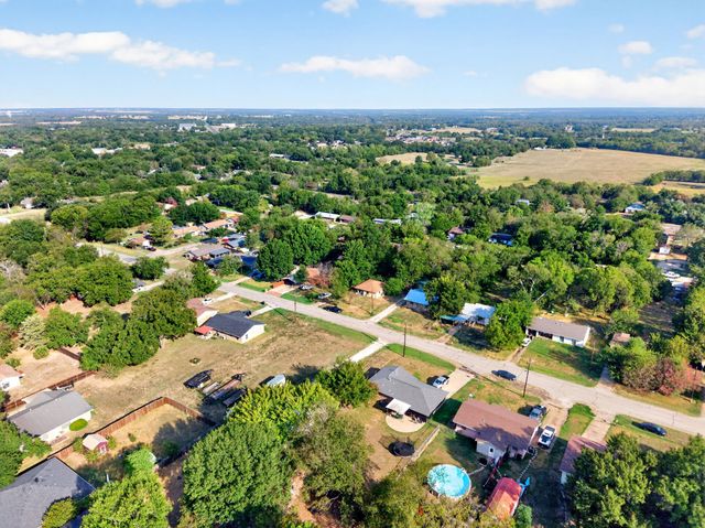 708 E High Street, Wills Point, TX 75169