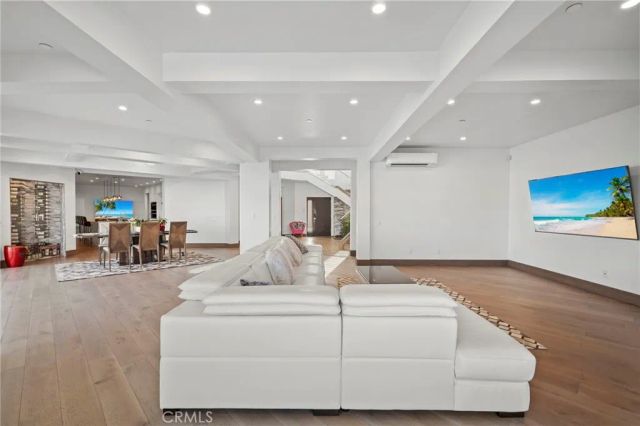 3701 Escapade, Huntington Beach, CA 92649