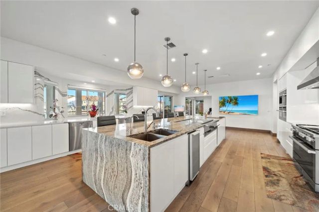 3701 Escapade, Huntington Beach, CA 92649