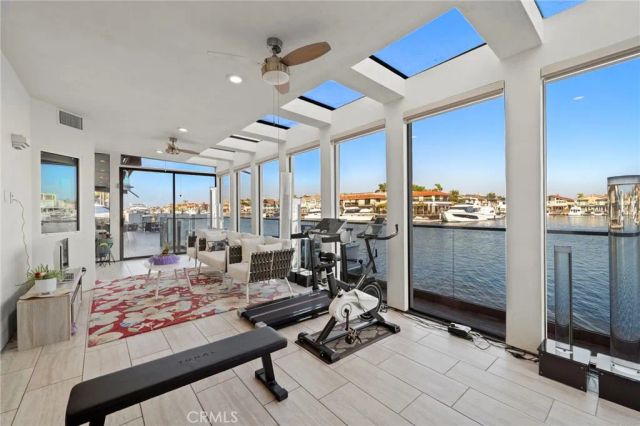 3701 Escapade, Huntington Beach, CA 92649