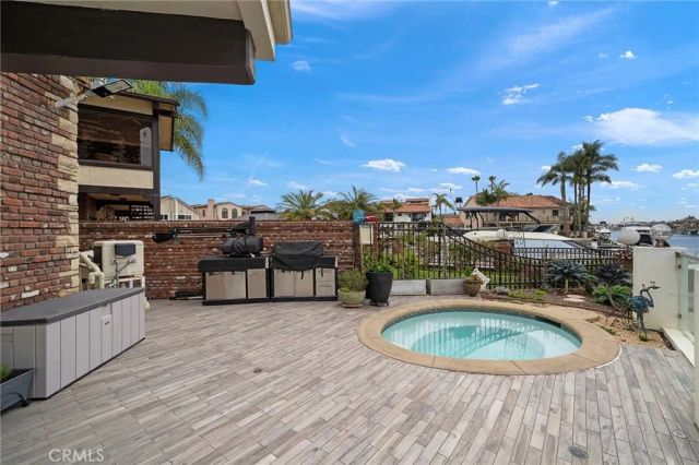 3701 Escapade, Huntington Beach, CA 92649
