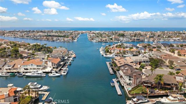 3701 Escapade, Huntington Beach, CA 92649