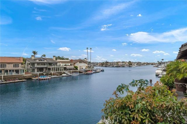 3701 Escapade, Huntington Beach, CA 92649