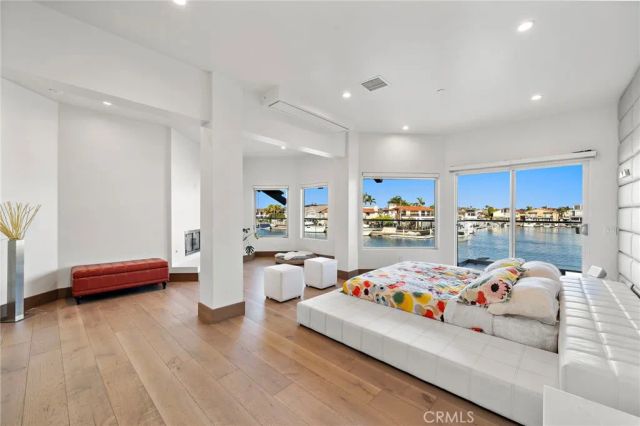 3701 Escapade, Huntington Beach, CA 92649