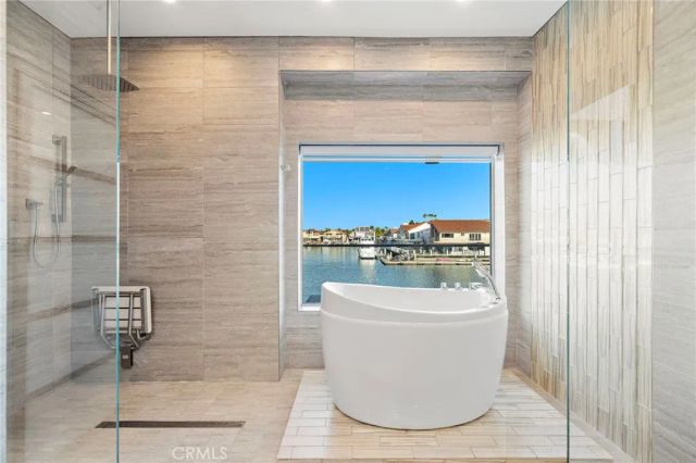 3701 Escapade, Huntington Beach, CA 92649