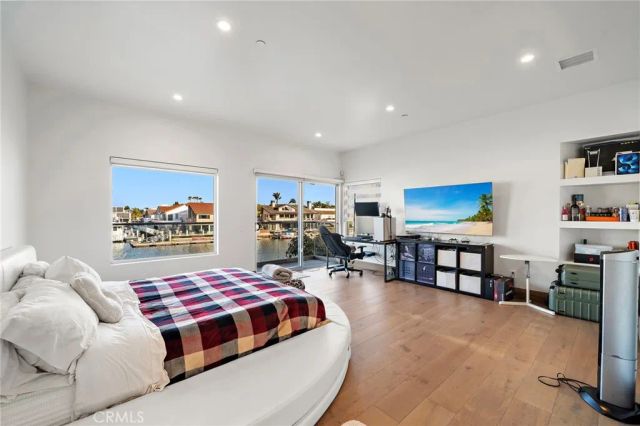 3701 Escapade, Huntington Beach, CA 92649