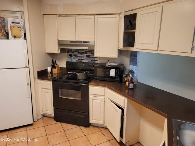 4546 MELISSA Court W, Jacksonville, FL 32210