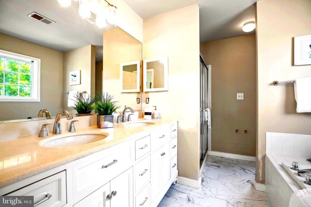 7305 HAWTHORNE ST, Landover, MD 20785