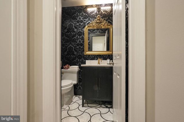 3332 DENT PL NW, Washington, DC 20007