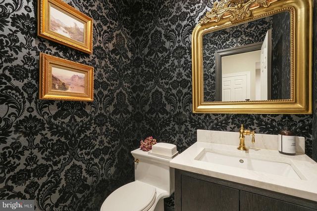 3332 DENT PL NW, Washington, DC 20007