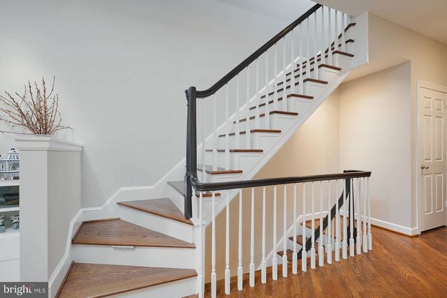 3332 DENT PL NW, Washington, DC 20007