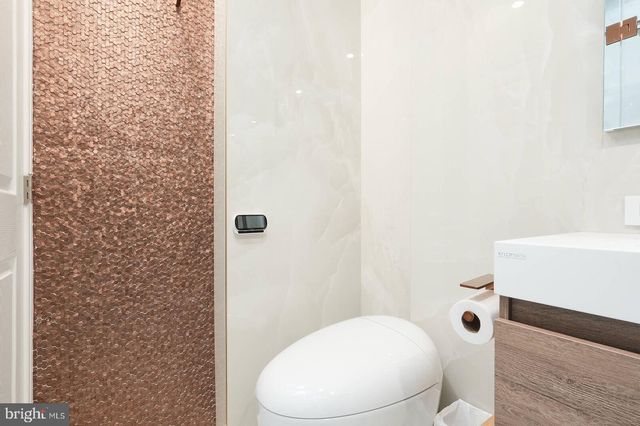 3332 DENT PL NW, Washington, DC 20007