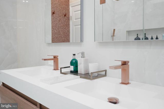 3332 DENT PL NW, Washington, DC 20007