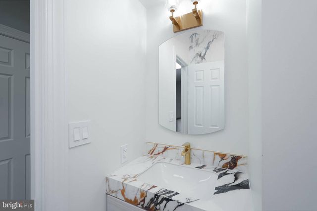 3332 DENT PL NW, Washington, DC 20007