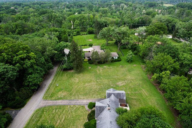 1S730 Milton Avenue, Glen Ellyn, IL 60137