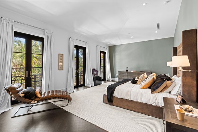 160 Sunset Avenue, Palm Beach, FL 33480