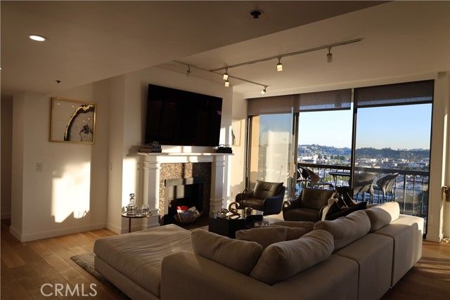 222 Monterey Road 1603, Glendale, CA 91206