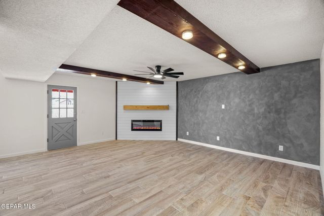 12077 ROBERT KIRTLEY Drive, El Paso, TX 79936