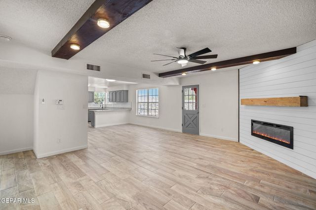 12077 ROBERT KIRTLEY Drive, El Paso, TX 79936