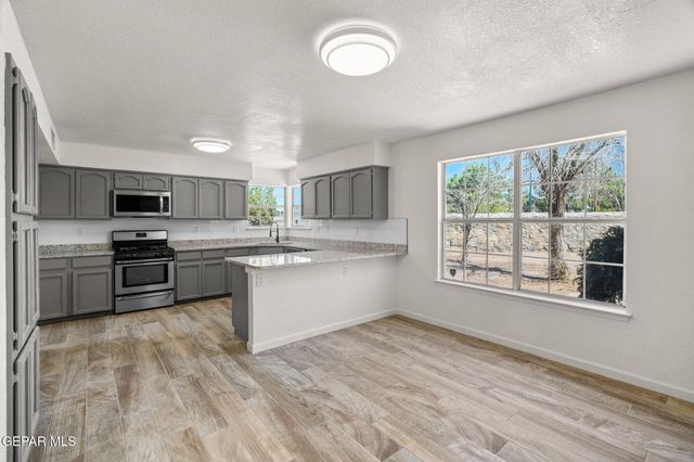 12077 ROBERT KIRTLEY Drive, El Paso, TX 79936