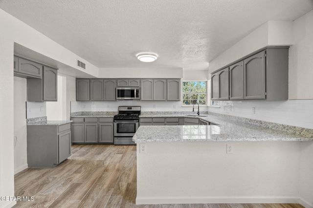 12077 ROBERT KIRTLEY Drive, El Paso, TX 79936