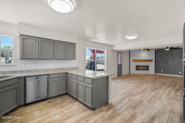 12077 ROBERT KIRTLEY Drive, El Paso, TX 79936