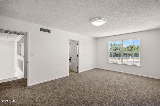 12077 ROBERT KIRTLEY Drive, El Paso, TX 79936