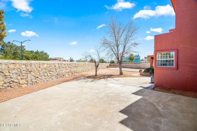 12077 ROBERT KIRTLEY Drive, El Paso, TX 79936