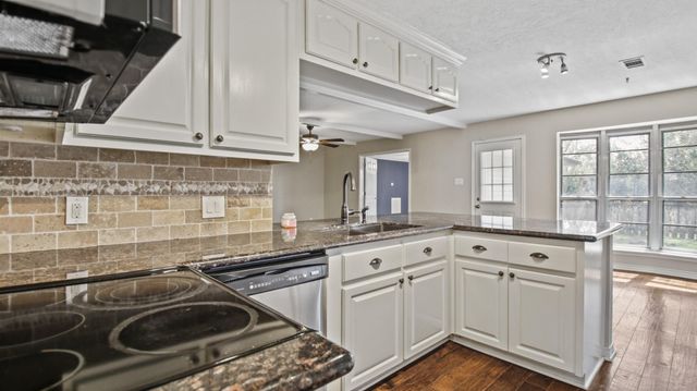 515 Fairdale Street Street, Friendswood, TX 77546