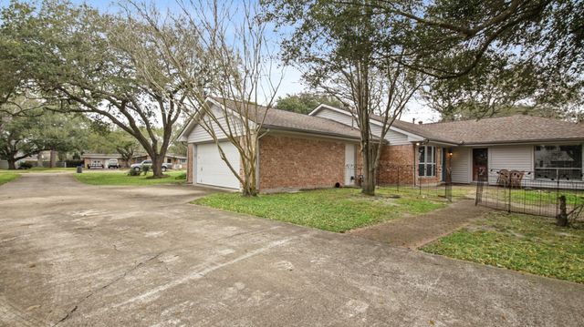 515 Fairdale Street Street, Friendswood, TX 77546