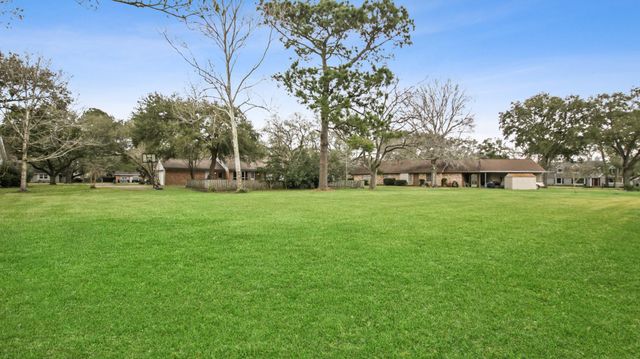 515 Fairdale Street Street, Friendswood, TX 77546
