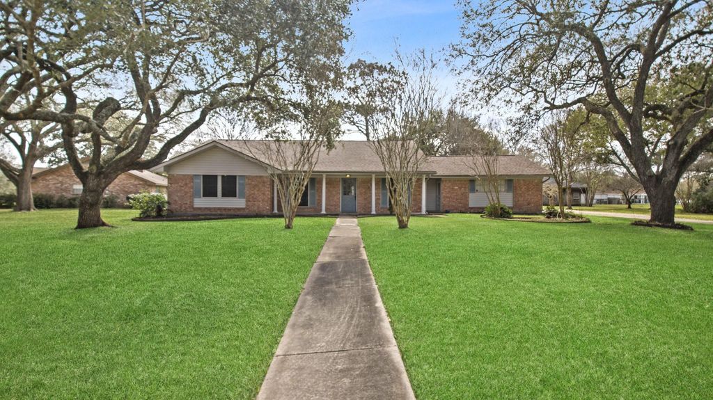 515 Fairdale Street Street, Friendswood, TX 77546