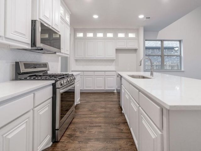 145 Winterwood Drive, Lavon, TX 75166