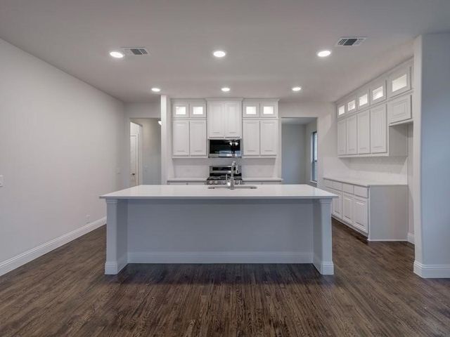 145 Winterwood Drive, Lavon, TX 75166