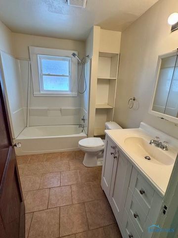 2840 Scottwood Avenue, Toledo, OH 43610