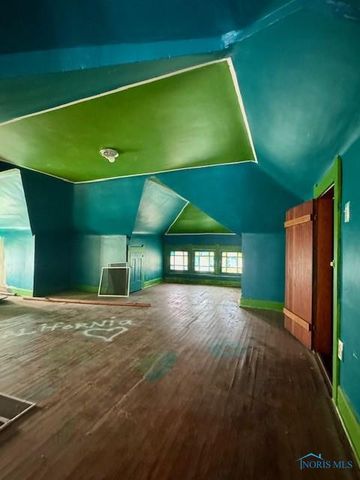 2840 Scottwood Avenue, Toledo, OH 43610