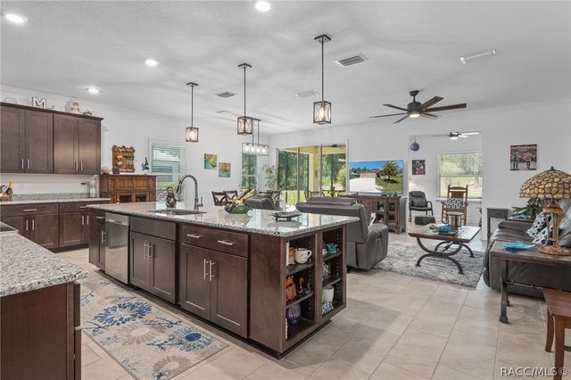 26 Fringetree Street, Homosassa, FL 34446