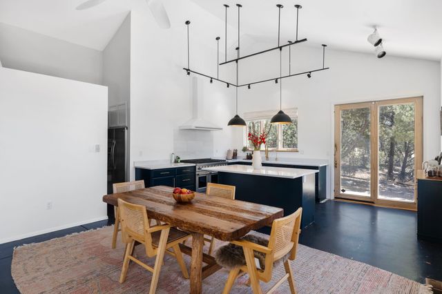 36 San Sebastian Road, Santa Fe, NM 87505