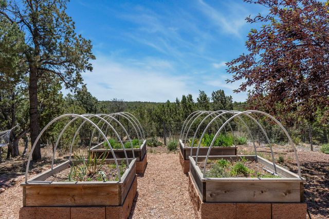 36 San Sebastian Road, Santa Fe, NM 87505