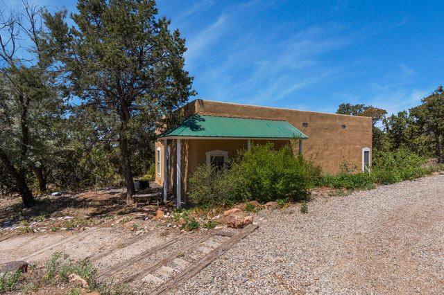 36 San Sebastian Road, Santa Fe, NM 87505