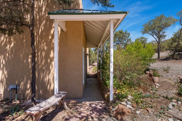 36 San Sebastian Road, Santa Fe, NM 87505