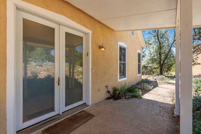 36 San Sebastian Road, Santa Fe, NM 87505
