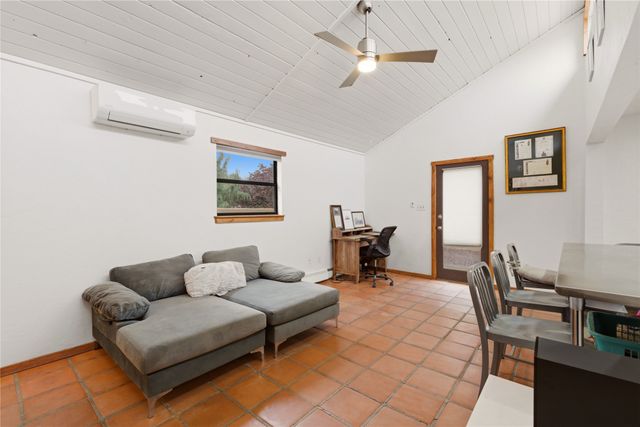 1606 Camino La Canada, Santa Fe, NM 87501