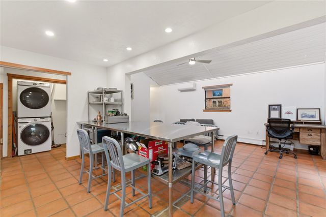 1606 Camino La Canada, Santa Fe, NM 87501