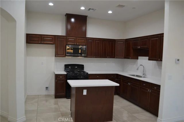 221 W 10th Street, Perris, CA 92570