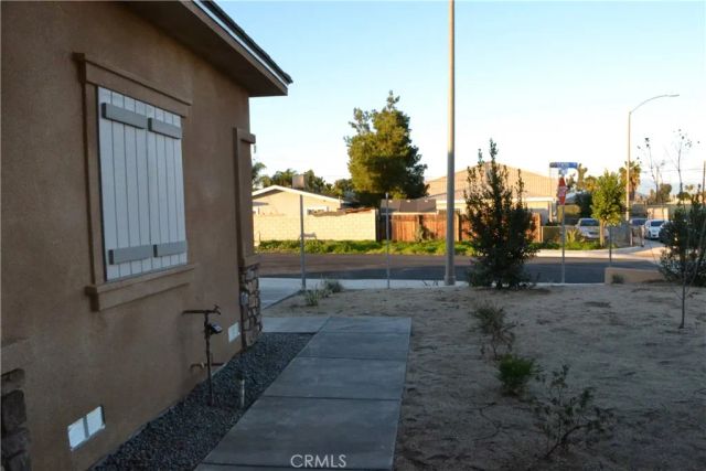 221 W 10th Street, Perris, CA 92570