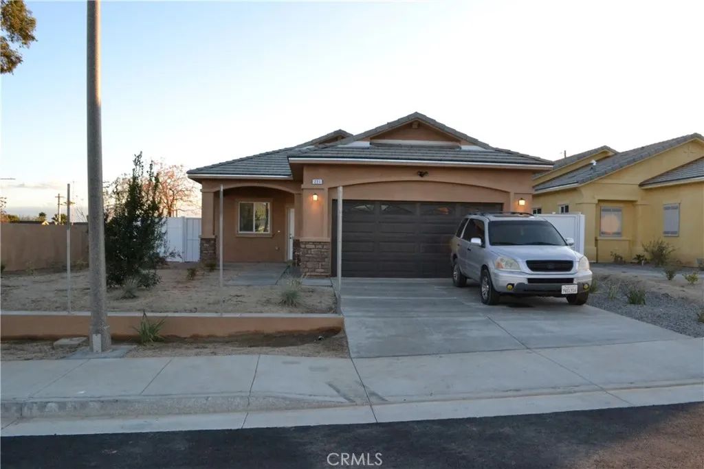 221 W 10th Street, Perris, CA 92570