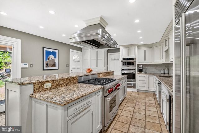 615 OLD KINGS HWY, Downingtown, PA 19335